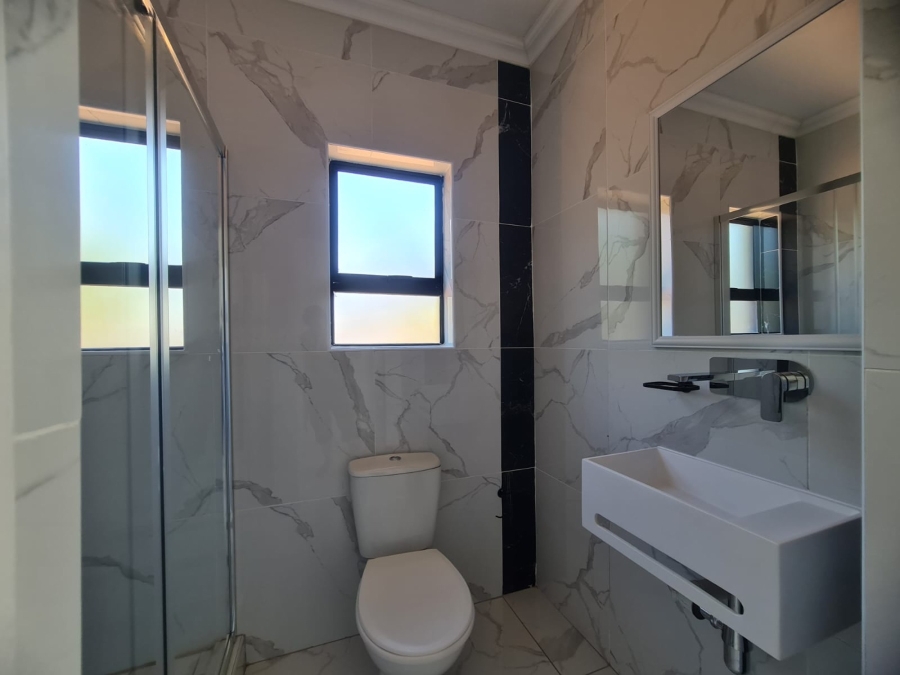 To Let 4 Bedroom Property for Rent in Melodie North West